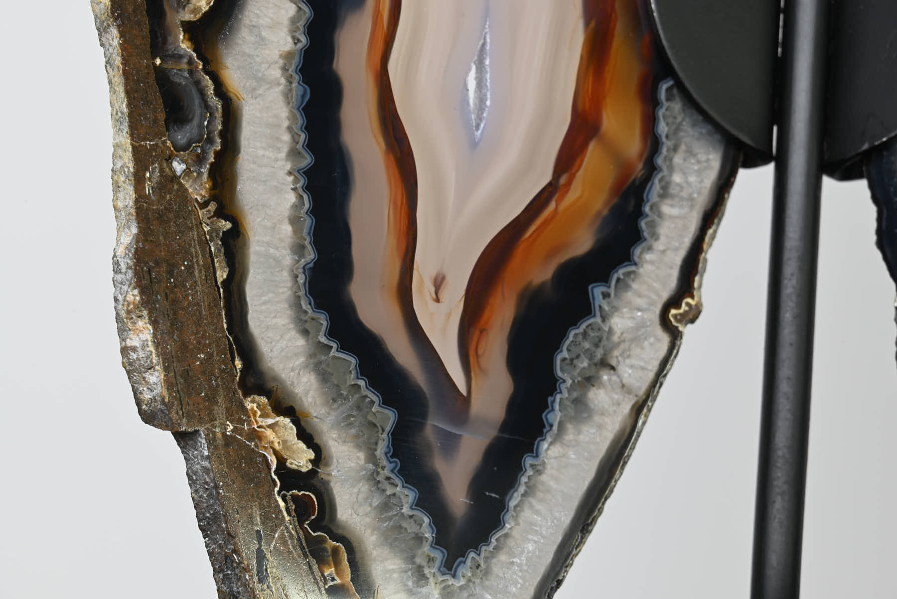 Natural Agate Butterfly on Stand - 1.65kg and 42cm Tall - #BUNATU-10011