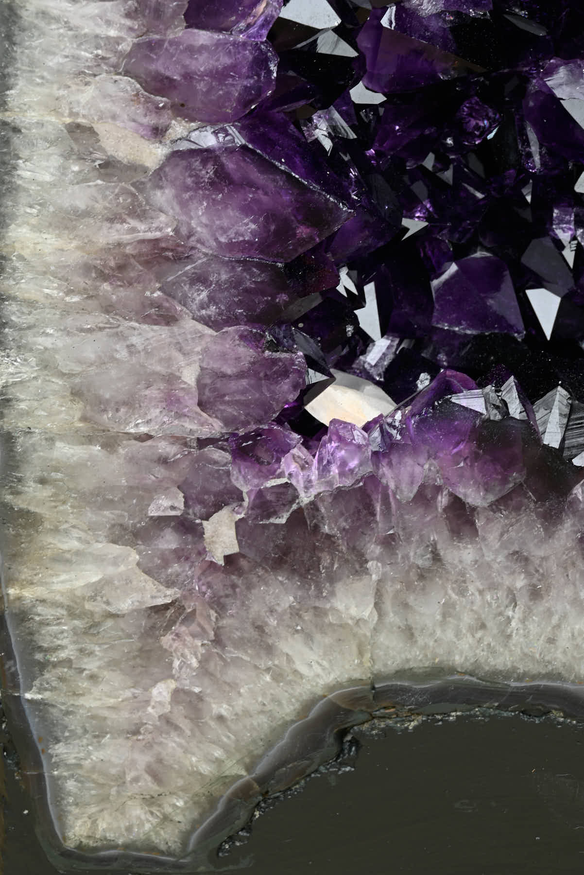 Extra Quality Amethyst Cathedral - 89.62kg, 72cm tall - #CAAMET-10008