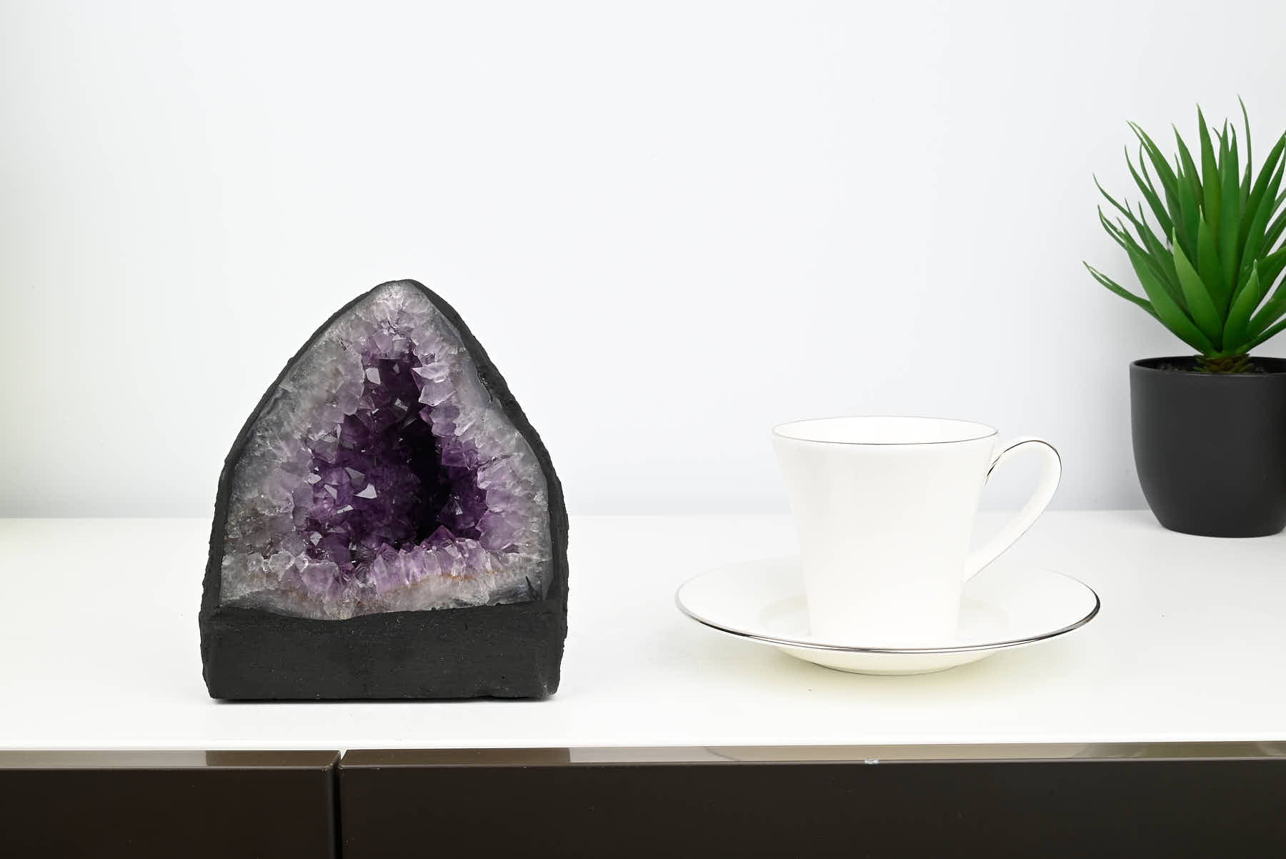 Extra Quality Amethyst Cathedral - 1.96kg, 15cm tall - #CAAMET-10017