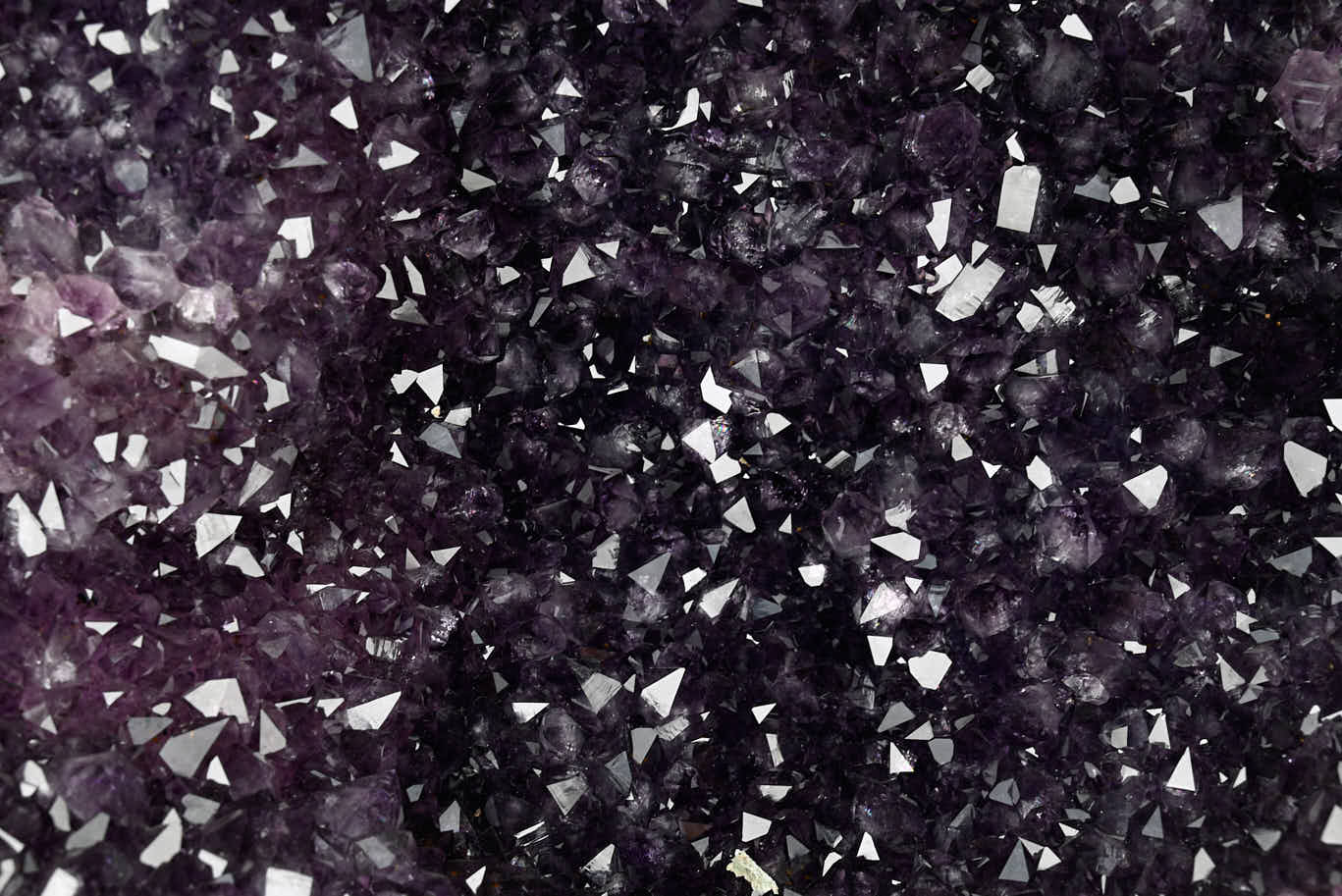 Extra Quality Amethyst Geode on Cement Base - 55kg, 79cm - #GEAMET-47014