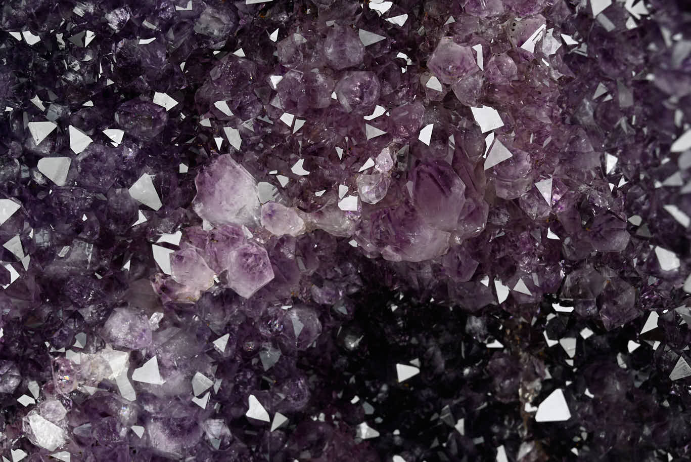 Extra Quality Amethyst Geode on Cement Base - 55kg, 79cm - #GEAMET-47014