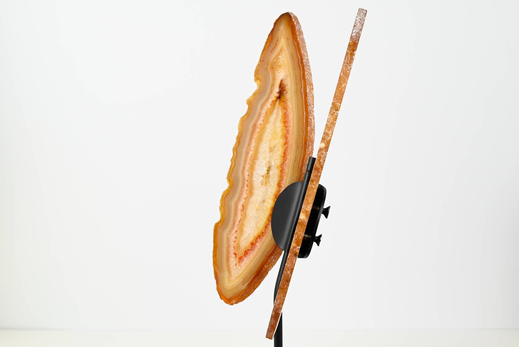 Natural Agate Butterfly on Stand - 0.83kg and 29cm Tall - #BUNATU-10021
