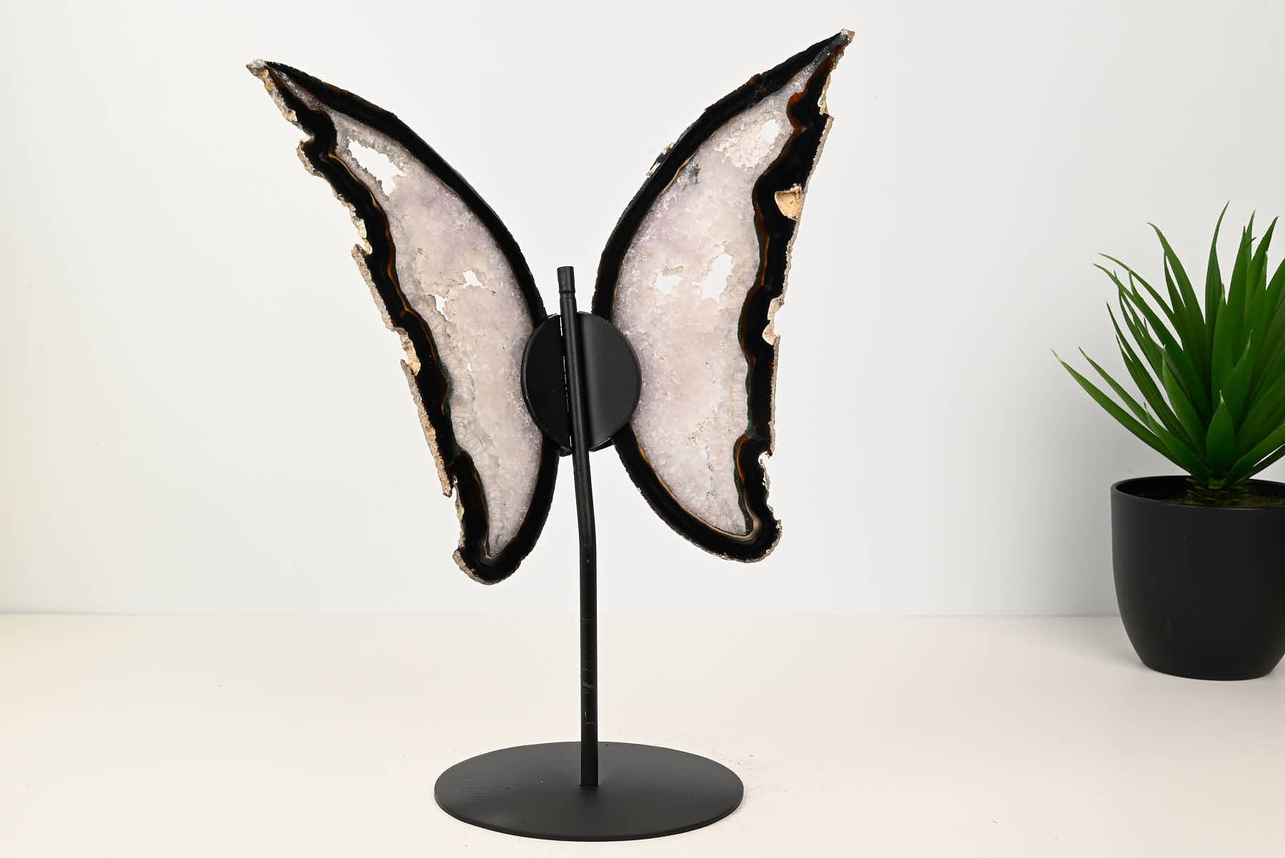 Natural Agate Butterfly on Stand - 0.66kg and 29cm Tall - #BUNATU-10006
