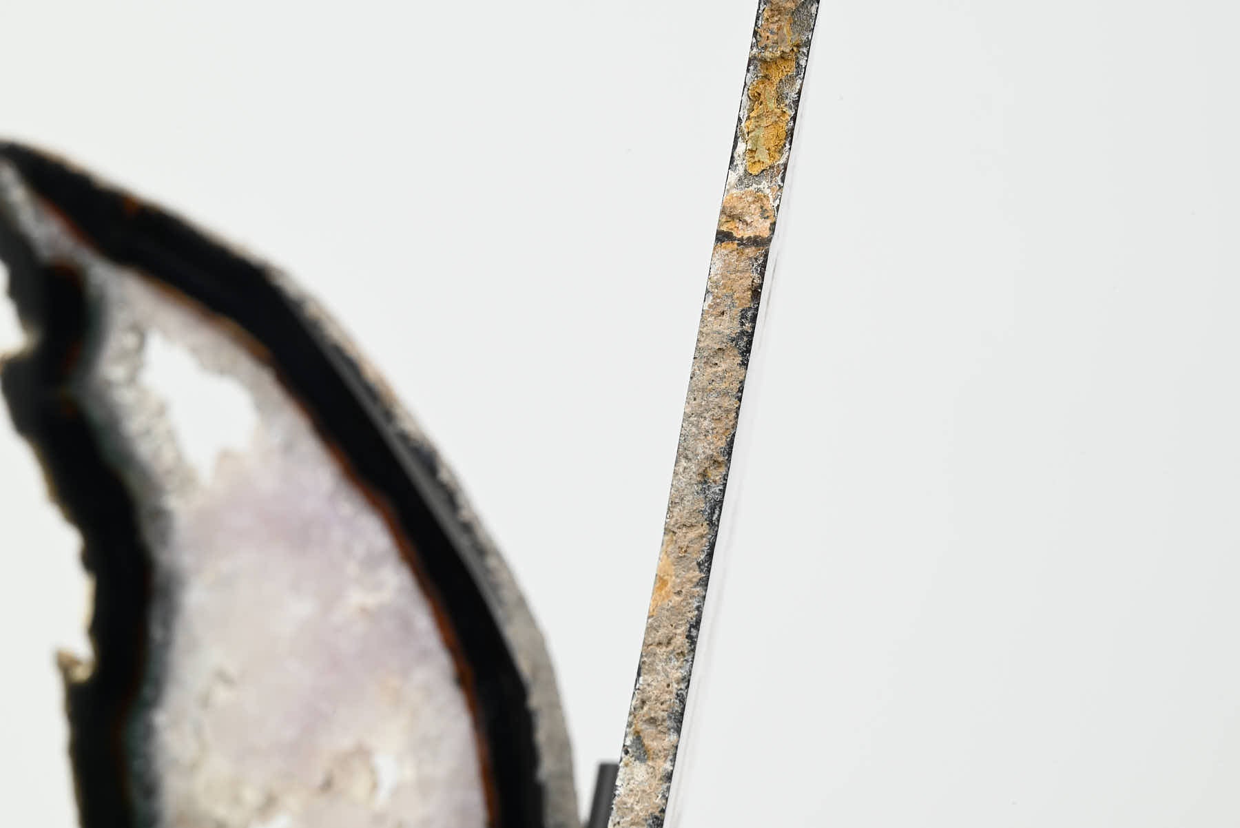 Natural Agate Butterfly on Stand - 0.66kg and 29cm Tall - #BUNATU-10006