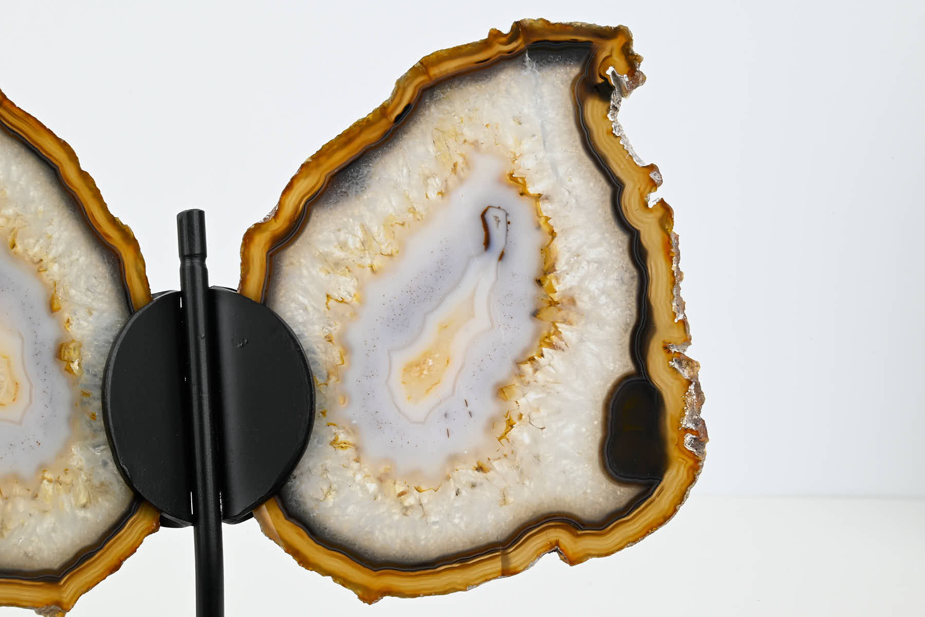 Natural Agate Butterfly on Stand - 0.58kg and 20cm Tall - #BUNATU-10017
