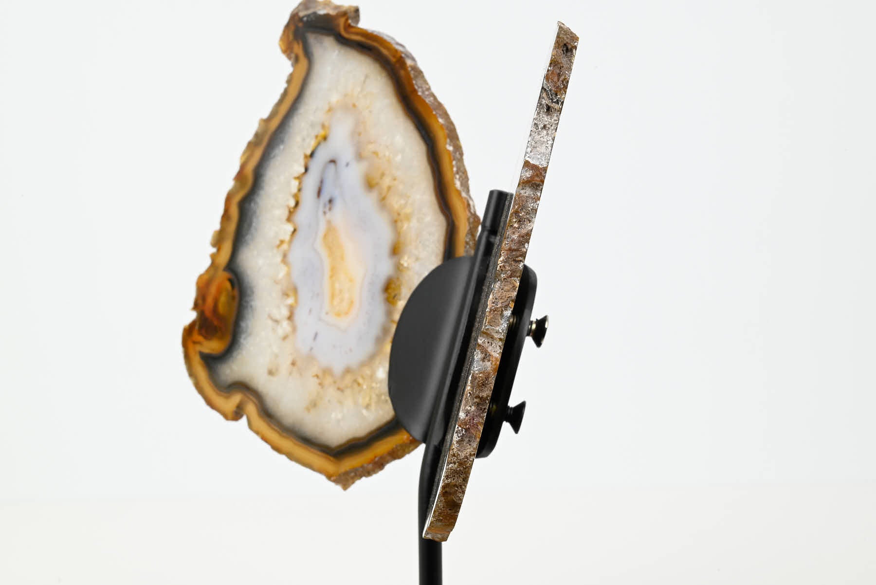 Natural Agate Butterfly on Stand - 0.58kg and 20cm Tall - #BUNATU-10017