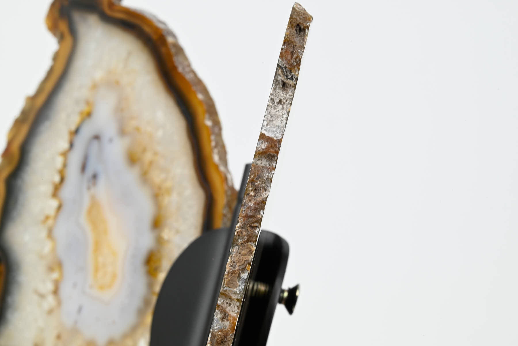 Natural Agate Butterfly on Stand - 0.58kg and 20cm Tall - #BUNATU-10017