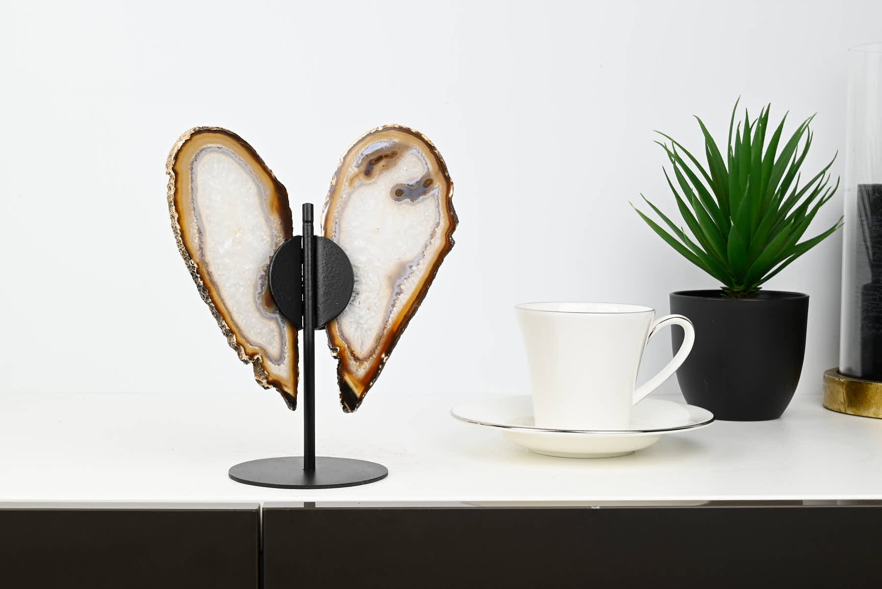 Natural Agate Butterfly on Stand - 0.49kg and 20cm Tall - #BUNATU-10019