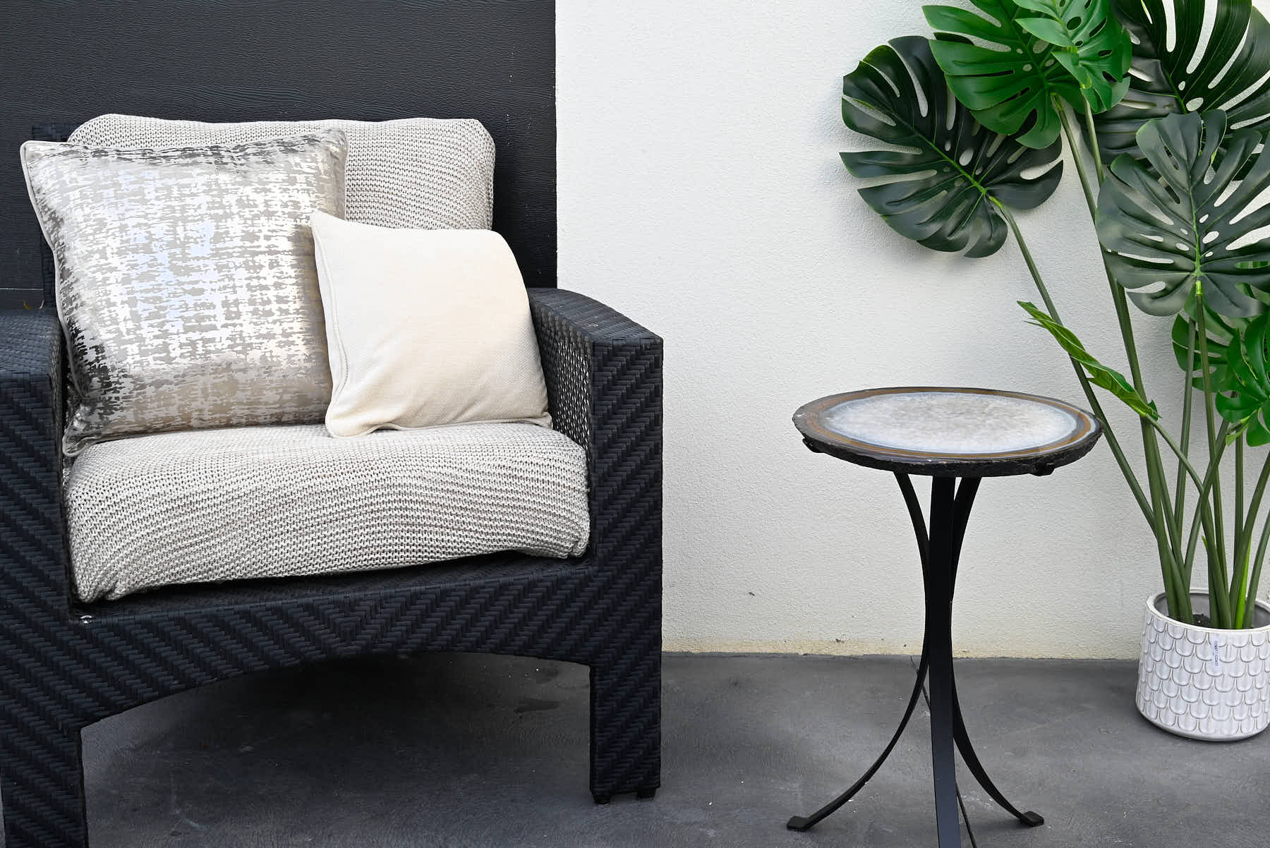 Natural Agate Sidetable - 56cm Tall - #TANATU-15003