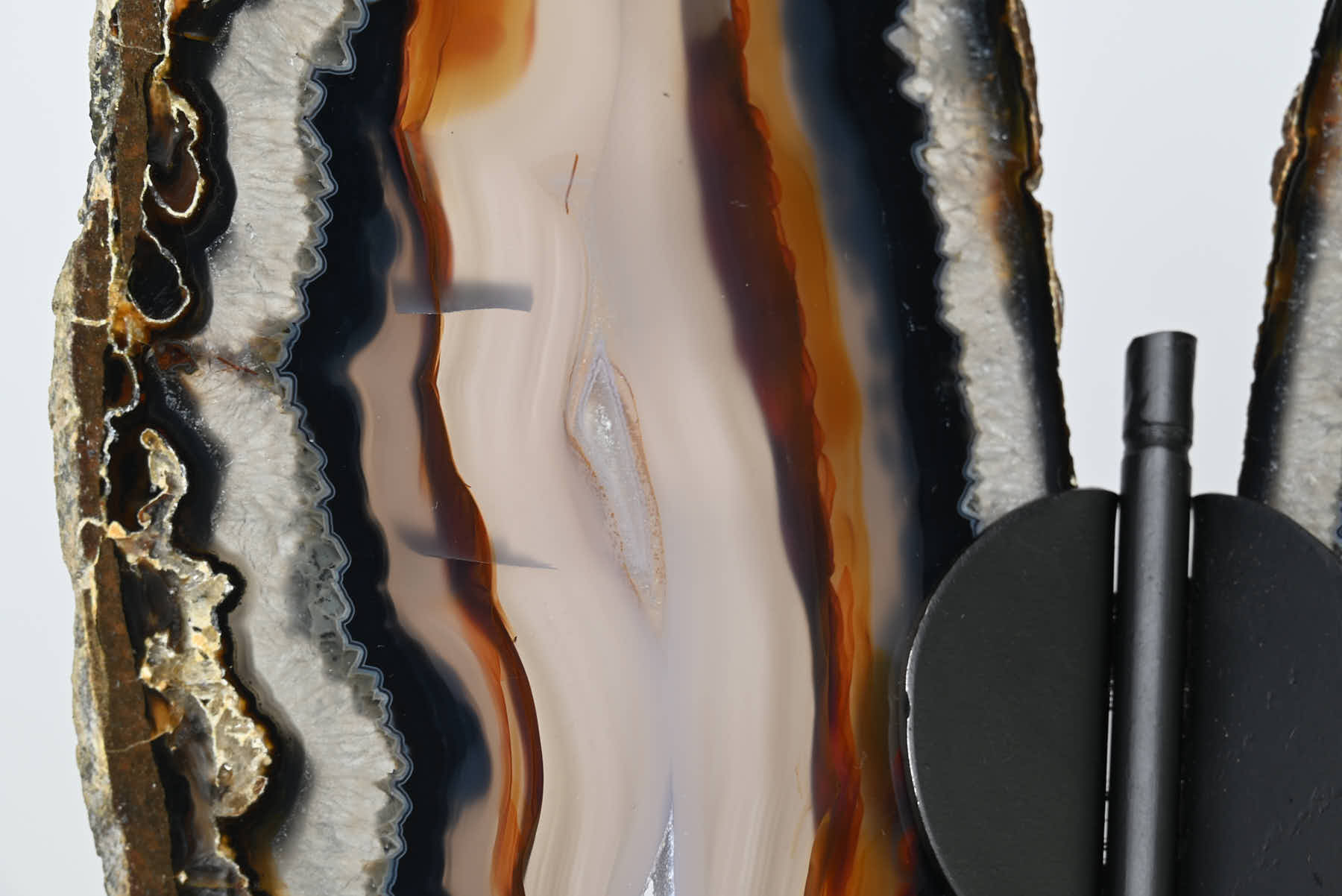 Natural Agate Butterfly on Stand - 1.65kg and 42cm Tall - #BUNATU-10011