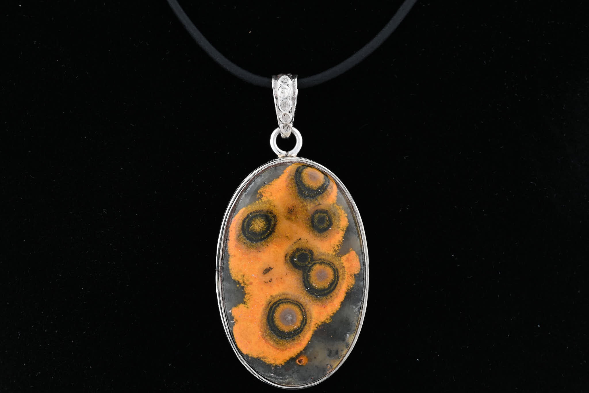 Natural Bumble Bee Pendant - JWL-50013